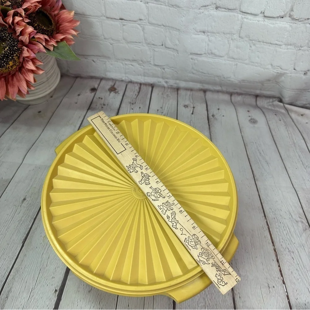 vintage tupperware harvest gold Mixing Bowl with Lid